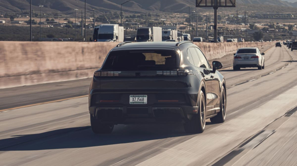 Porsche Cayenne Electric: новые фото и подробности о батарее Porsche Cayenne Electric: новые фото и подробности о батарее