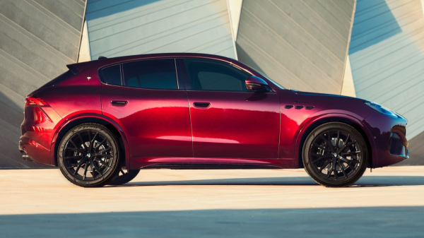 Спецверсия Maserati Grecale Tributo Il Bruciato: истина в вине Спецверсия Maserati Grecale Tributo Il Bruciato: истина в вине