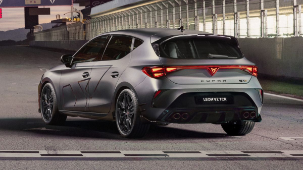 Лимитированный хот-хэтч Cupra Leon VZ и спецверсия VZ TCR: испанский экстрим 