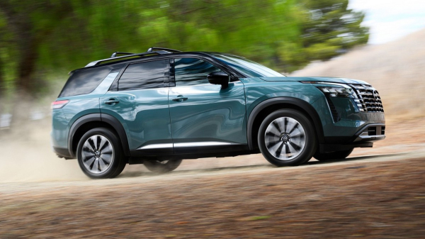Nissan Pathfinder для США подготовился к новому модельному году Nissan Pathfinder для США подготовился к новому модельному году