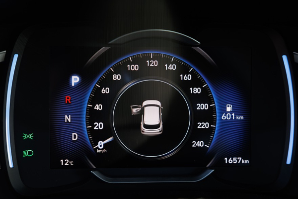 Электронные системы и панорамная крыша: изучаем комплектации Solaris HC Электронные системы и панорамная крыша: изучаем комплектации Solaris HC