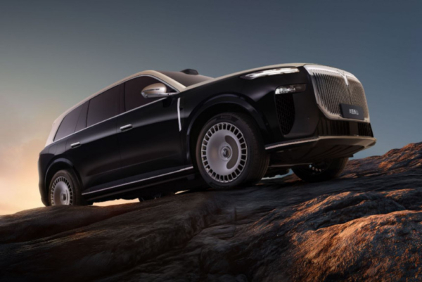 Кроссовер Voyah Taishan: фото салона и анонс для России