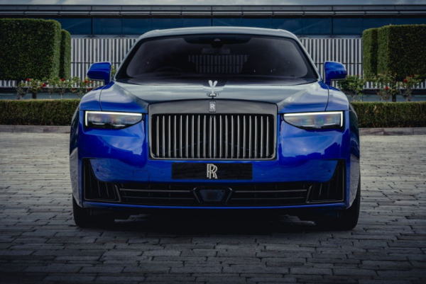 Rolls-Royce Black Badge Ghost Gamer: 8-битная ностальгия Rolls-Royce Black Badge Ghost Gamer: 8-битная ностальгия