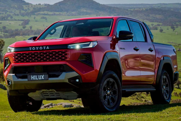 Пикап Toyota Hilux девятого поколения получил электрическую силовую установку