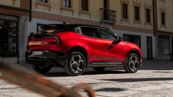 Паркетник Alfa Romeo Junior Sport Speciale обрел спортивный антураж