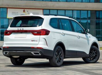 SWM G05 Pro: доступный китайский кроссовер с семиместным салоном