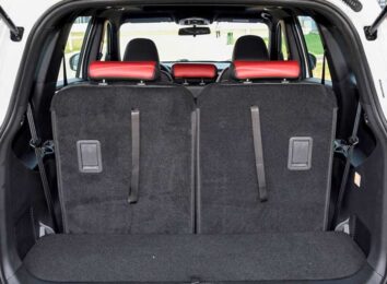 SWM G05 Pro: доступный китайский кроссовер с семиместным салоном