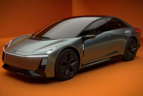 Концепты Toyota Corolla и HiAce намекнули на новые модели Концепты Toyota Corolla и HiAce намекнули на новые модели