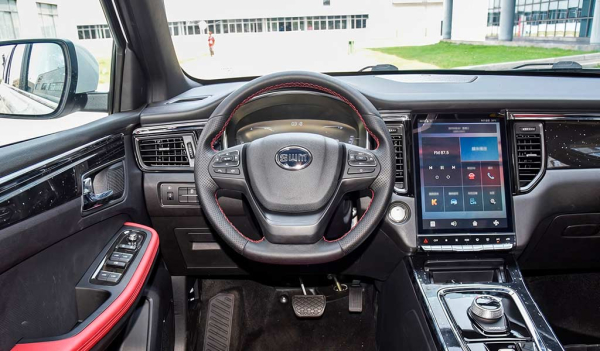 SWM G05 Pro: доступный китайский кроссовер с семиместным салоном