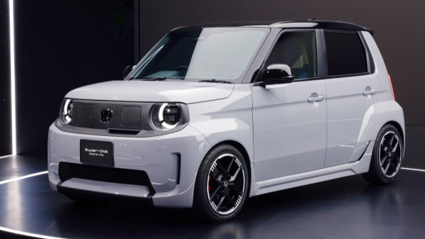 В Токио показаны прототипы Honda 0 α и Super-One