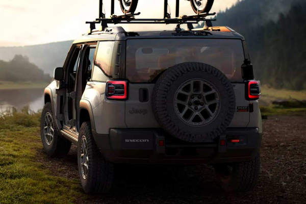 Компания Jeep официально представила электрический внедорожник Recon Компания Jeep официально представила электрический внедорожник Recon