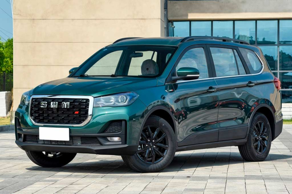 SWM G05 Pro: доступный китайский кроссовер с семиместным салоном