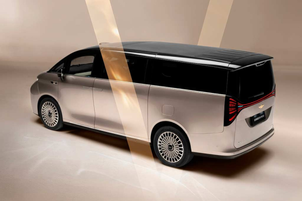 Компания Geely рассекретила гибридный минивэн Galaxy V900 Компания Geely рассекретила гибридный минивэн Galaxy V900