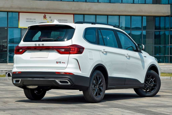 SWM G05 Pro: доступный китайский кроссовер с семиместным салоном