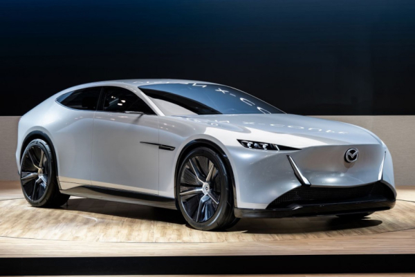 Mazda представила два концепта и новый логотип Mazda представила два концепта и новый логотип