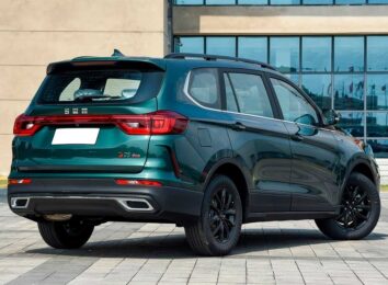 SWM G05 Pro: доступный китайский кроссовер с семиместным салоном