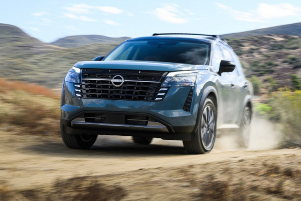 Nissan Pathfinder для США подготовился к новому модельному году Nissan Pathfinder для США подготовился к новому модельному году