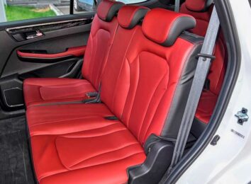 SWM G05 Pro: доступный китайский кроссовер с семиместным салоном