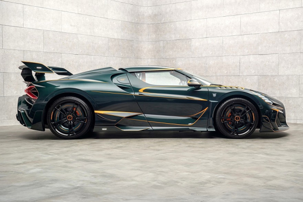 Жить и побеждать: Mansory представила два суперкара на базе Bugatti — Vincero и Vivere Жить и побеждать: Mansory представила два суперкара на базе Bugatti — Vincero и Vivere