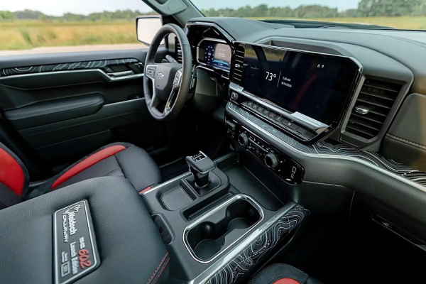 Сообразили на двоих: Callaway и Waldoch сделали уличный масл-трак на базе Chevy Silverado Сообразили на двоих: Callaway и Waldoch сделали уличный масл-трак на базе Chevy Silverado