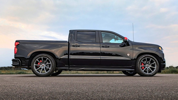 Сообразили на двоих: Callaway и Waldoch сделали уличный масл-трак на базе Chevy Silverado Сообразили на двоих: Callaway и Waldoch сделали уличный масл-трак на базе Chevy Silverado