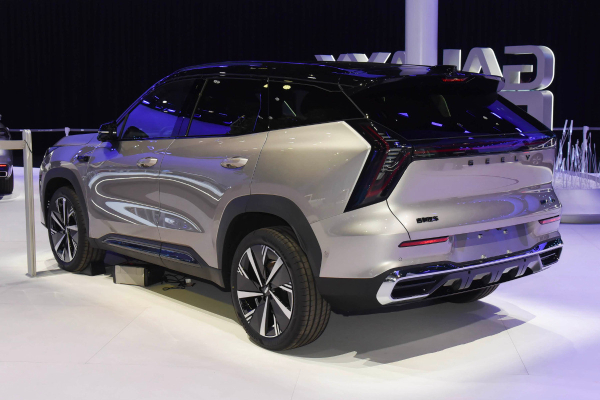 Geely Boyue L (Atlas) получил гибридную установку и лидар Geely Boyue L (Atlas) получил гибридную установку и лидар