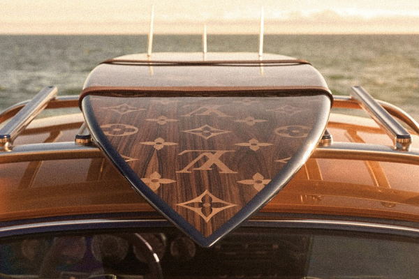 Singer повышает градус роскоши своих рестомодов через сотрудничество с Louis Vuitton Singer повышает градус роскоши своих рестомодов через сотрудничество с Louis Vuitton