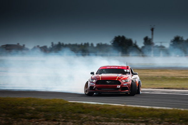 Ford Mustang с правым рулем: железный конь для RDS GP Ford Mustang с правым рулем: железный конь для RDS GP
