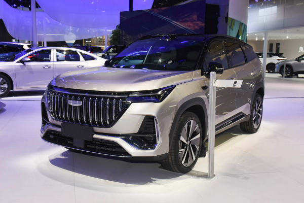 Geely Boyue L (Atlas) получил гибридную установку и лидар Geely Boyue L (Atlas) получил гибридную установку и лидар