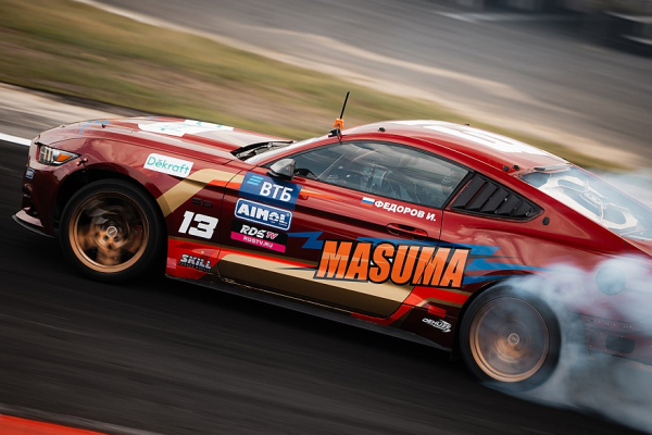 Ford Mustang с правым рулем: железный конь для RDS GP Ford Mustang с правым рулем: железный конь для RDS GP
