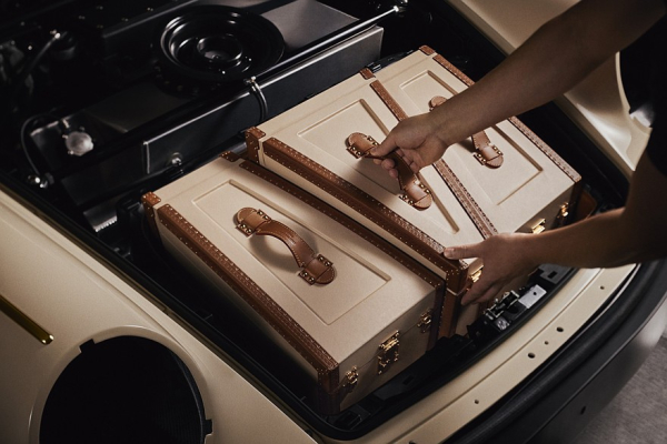 Singer повышает градус роскоши своих рестомодов через сотрудничество с Louis Vuitton Singer повышает градус роскоши своих рестомодов через сотрудничество с Louis Vuitton
