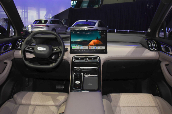 Geely Boyue L (Atlas) получил гибридную установку и лидар Geely Boyue L (Atlas) получил гибридную установку и лидар