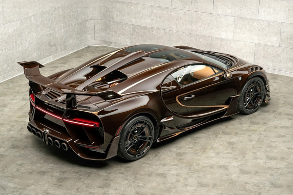 Жить и побеждать: Mansory представила два суперкара на базе Bugatti — Vincero и Vivere Жить и побеждать: Mansory представила два суперкара на базе Bugatti — Vincero и Vivere
