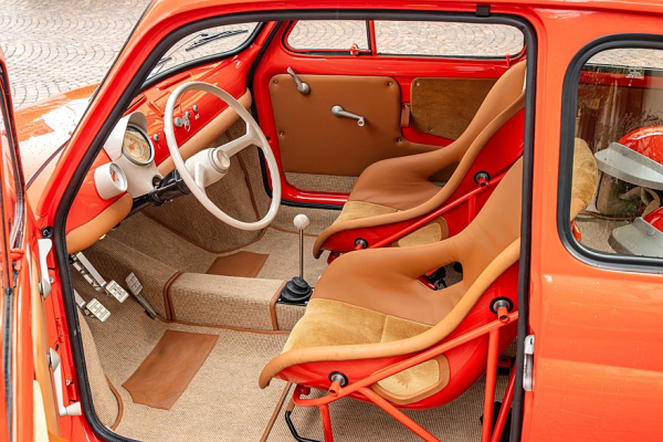 Старый Fiat 500, простоявший 25 лет в сарае, превратился в изысканный рестомод Scattante Старый Fiat 500, простоявший 25 лет в сарае, превратился в изысканный рестомод Scattante