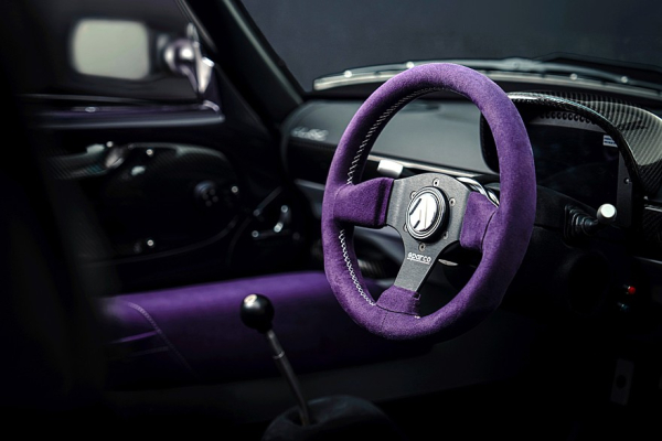 Рестомод Analogue VHPK на базе Lotus Elise S1: водитель по центру и масса менее 600 кг Рестомод Analogue VHPK на базе Lotus Elise S1: водитель по центру и масса менее 600 кг