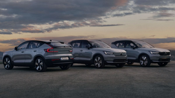 Компания Volvo обновила свое долгоиграющее 40-е семейство Компания Volvo обновила свое долгоиграющее 40-е семейство
