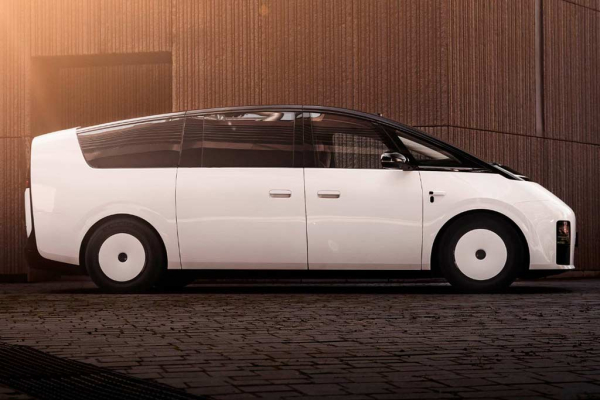 Китайцы из Li Auto представили второе поколение минивэна Mega