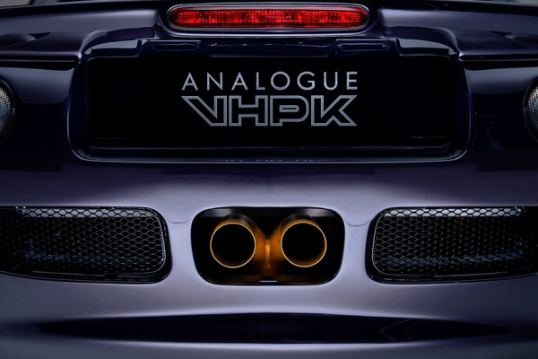 Рестомод Analogue VHPK на базе Lotus Elise S1: водитель по центру и масса менее 600 кг Рестомод Analogue VHPK на базе Lotus Elise S1: водитель по центру и масса менее 600 кг