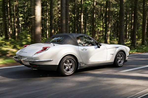 Родстер Mitsuoka LA1: вдохновлён классическим Chevrolet Corvette, сделан на базе Mazda MX-5