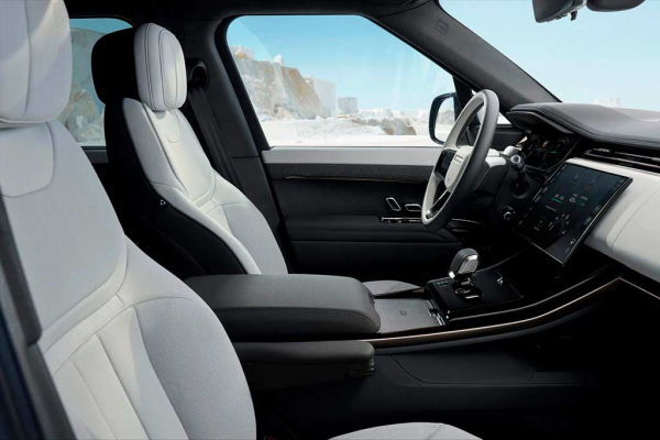 В гамме Range Rover Sport появилась электрическая модификация Electic