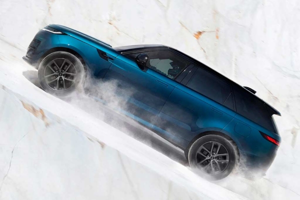 В гамме Range Rover Sport появилась электрическая модификация Electic